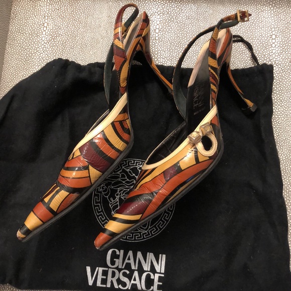 Vintage GIANNI VERSACE Slingback Heels Geometrical Sandal Size 35.5, 3” heel - Picture 3 of 8